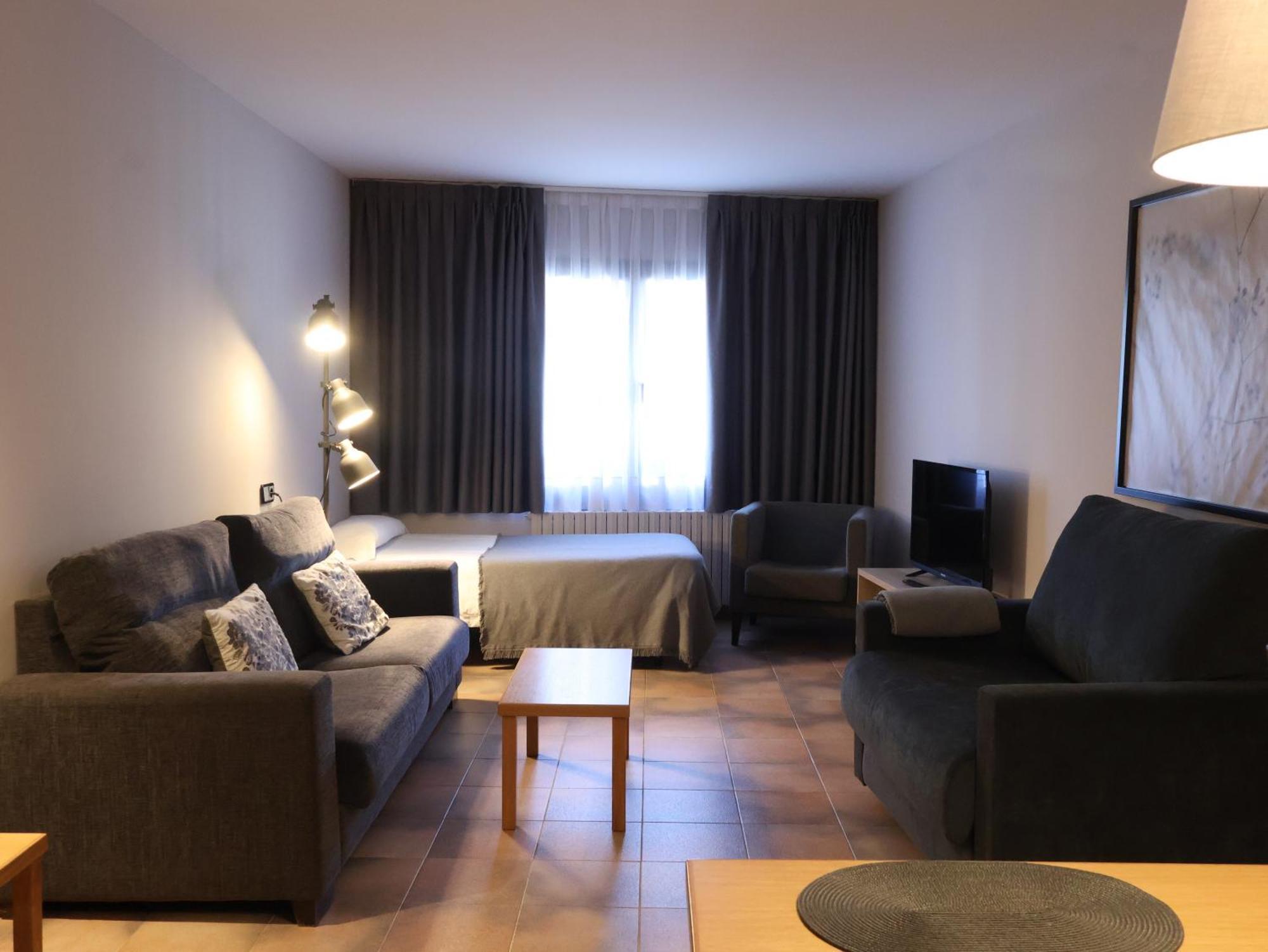 Aparthotel El Serch Andorra la Vella Exterior photo