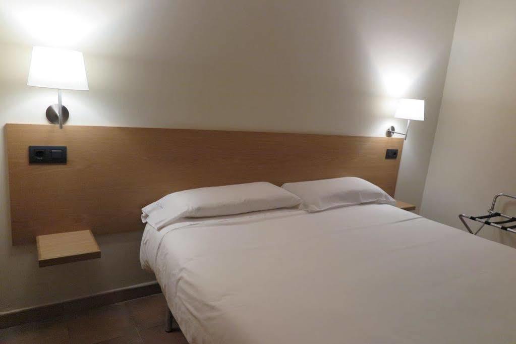 Aparthotel El Serch Andorra la Vella Exterior photo